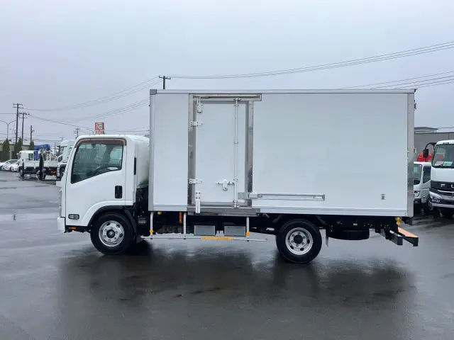いすゞ エルフ 2RG-NPR88YN(2WD)の写真5