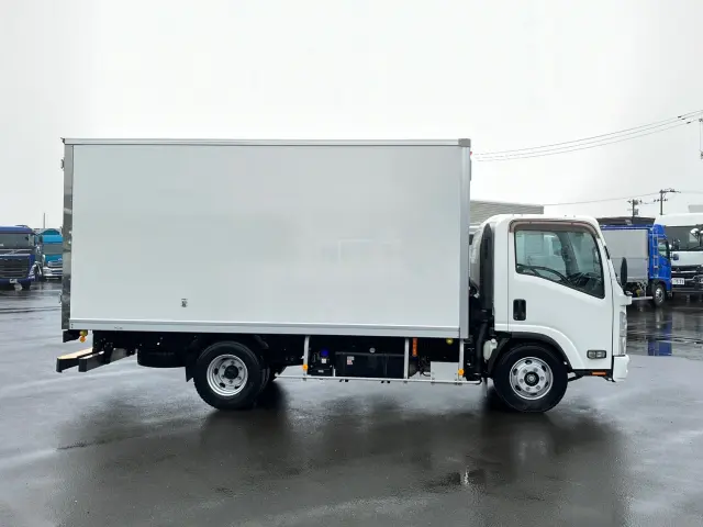 いすゞ エルフ 2RG-NPR88YN(2WD)の写真6
