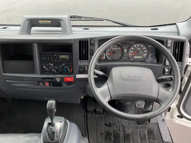 いすゞ エルフ 2RG-NPR88YN(2WD)の写真17