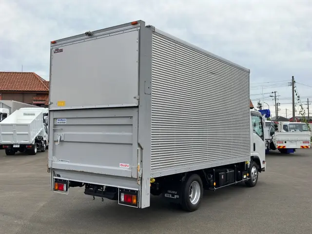 いすゞ エルフ 2RG-NPR88AN(2WD)の写真3