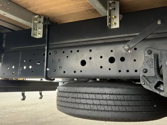 いすゞ エルフ 2RG-NPR88AN(2WD)の写真13