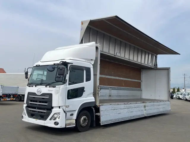 ＵＤ クオン 2PG-CG5CA(8x4)の写真1
