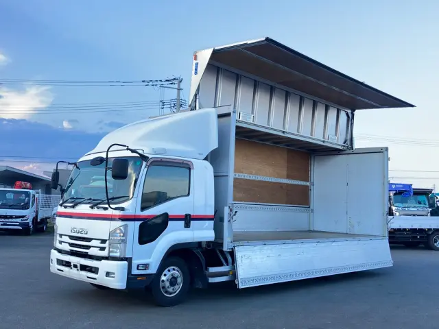 いすゞ フォワード TKG-FRR90T2(2WD)の写真1