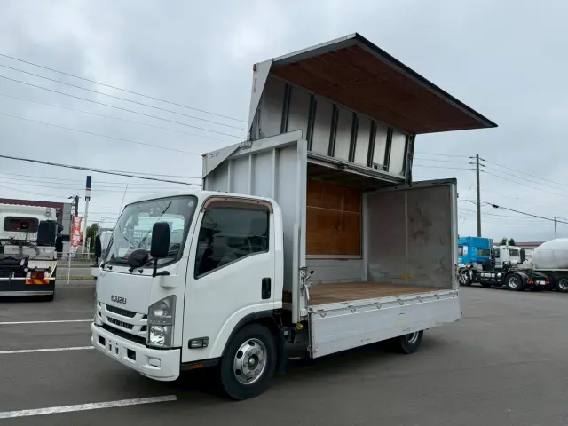 いすゞ エルフ TKG-NPR85YN(2WD)の写真1