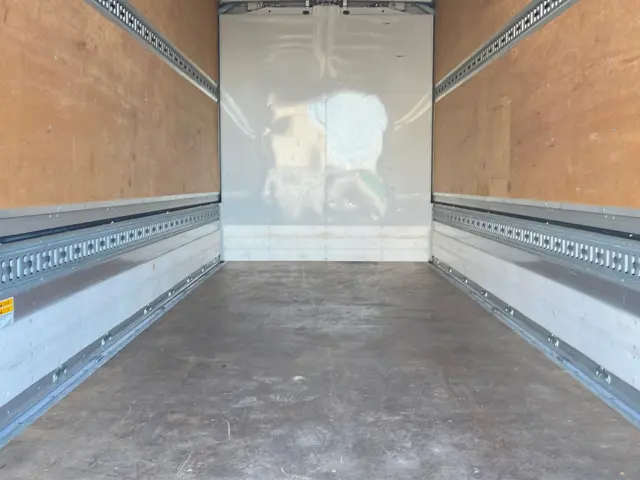 三菱 キャンター TPG-FEA50(2WD)の写真10