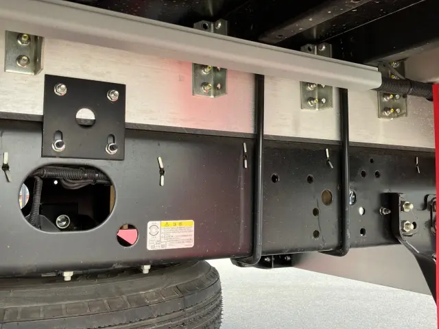 いすゞ フォワード 2RG-FRR90T2(2WD)の写真13