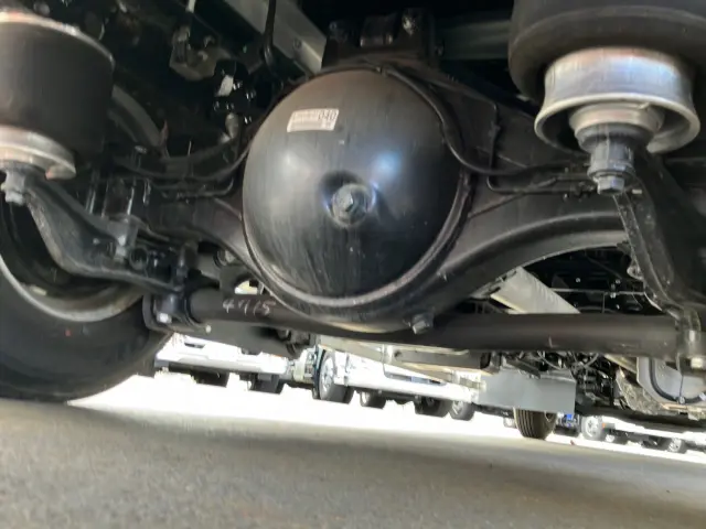 いすゞ フォワード 2RG-FRR90T2(2WD)の写真15