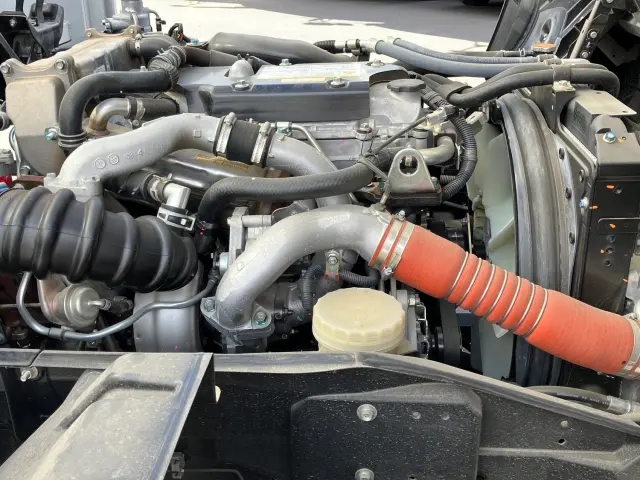 いすゞ フォワード 2RG-FRR90T2(2WD)の写真17