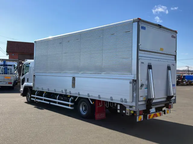 いすゞ フォワード 2RG-FRR90T2(2WD)の写真4