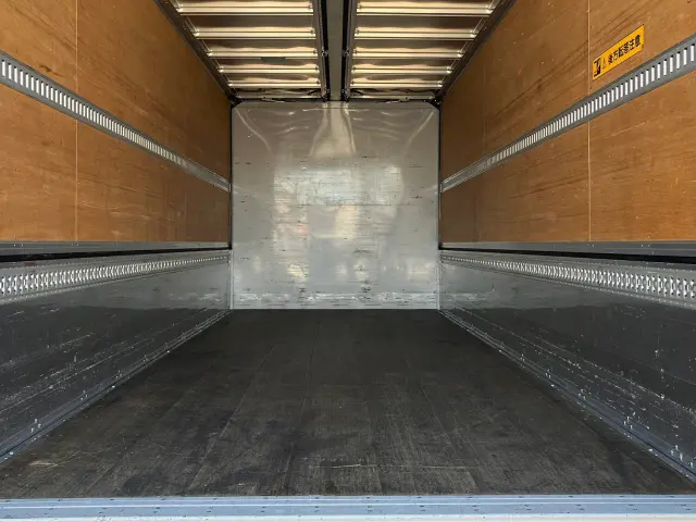 いすゞ フォワード 2RG-FRR90T2(2WD)の写真10