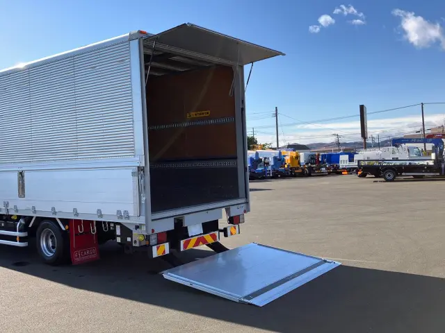 いすゞ フォワード 2RG-FRR90T2(2WD)の写真15