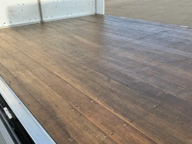 いすゞ フォワード 2RG-FRR90T2(2WD)の写真12