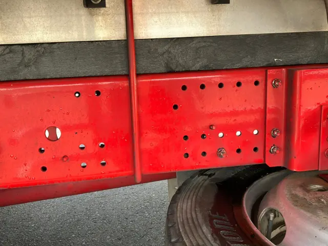 いすゞ フォワード 2RG-FRR90T2(2WD)の写真14