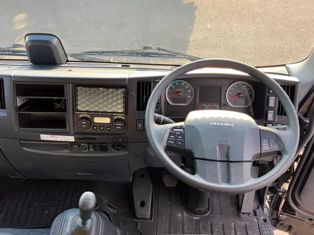 いすゞ フォワード 2RG-FRR90T2(2WD)の写真20