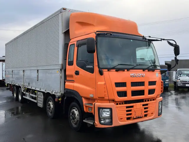 いすゞ ギガ QKG-CYJ77A(8x4)の写真2