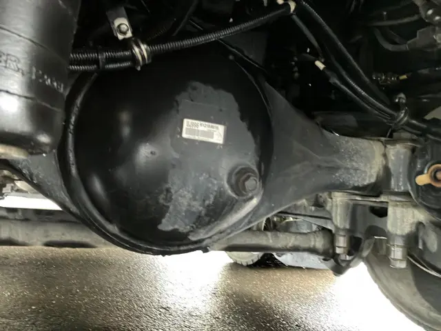 いすゞ ギガ QKG-CYJ77A(8x4)の写真18