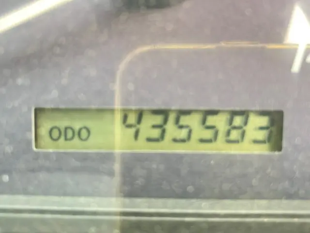 いすゞ ギガ QKG-CYJ77A(8x4)の写真24