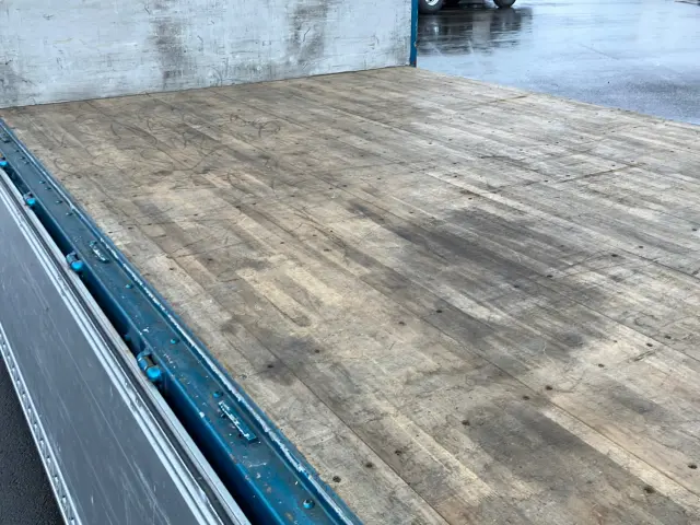 ＵＤ クオン QPG-CG5ZA(8x4)の写真11