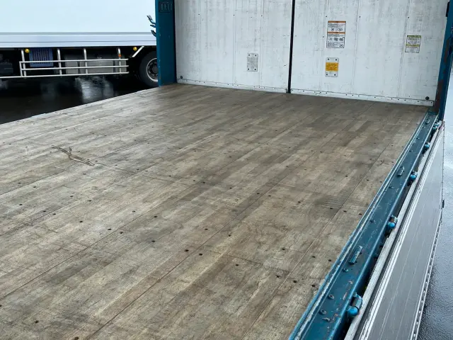 ＵＤ クオン QPG-CG5ZA(8x4)の写真12