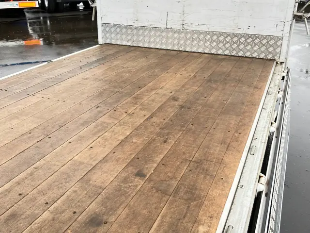 いすゞ エルフ TKG-NMR85AN(2WD)の写真11