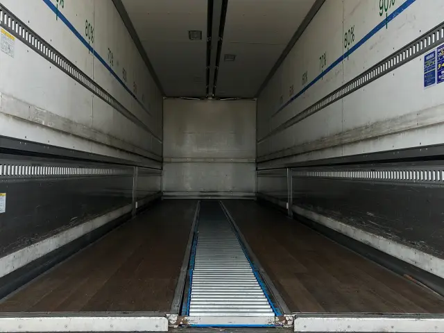 日野 プロフィア 2DG-FW1AHG(8x4)の写真10