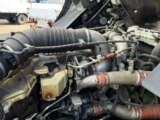 日野 プロフィア 2DG-FW1AHG(8x4)の写真20