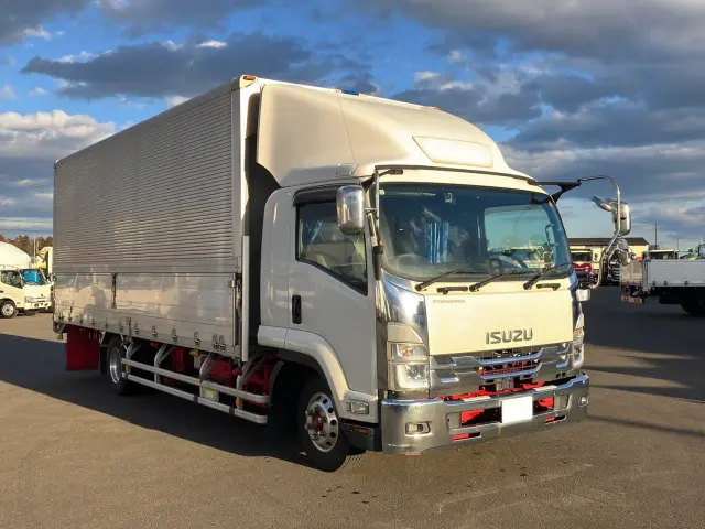 いすゞ フォワード 2RG-FRR90T2(2WD)の写真2