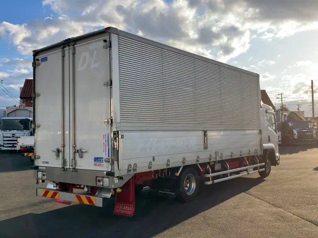 いすゞ フォワード 2RG-FRR90T2(2WD)の写真3