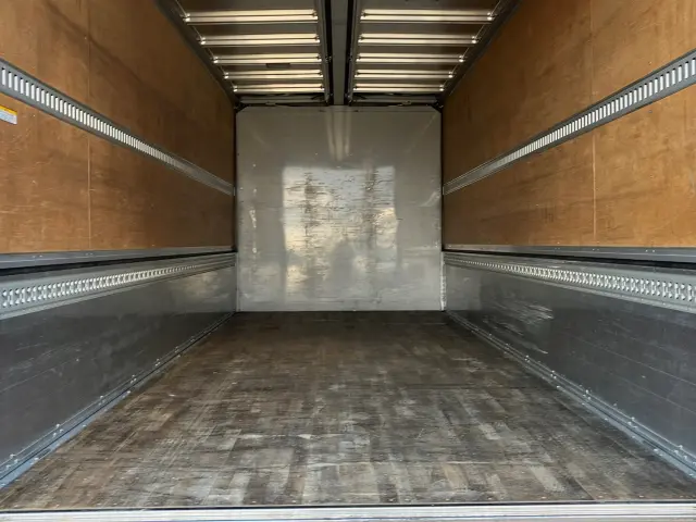 いすゞ フォワード 2RG-FRR90T2(2WD)の写真10