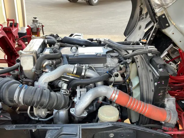 いすゞ フォワード 2RG-FRR90T2(2WD)の写真17