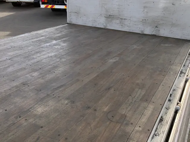 いすゞ フォワード 2RG-FRR90S2(2WD)の写真11