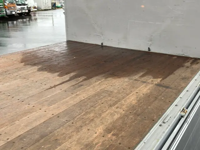 いすゞ ギガ 2PG-CYY77CY(6x4)の写真11