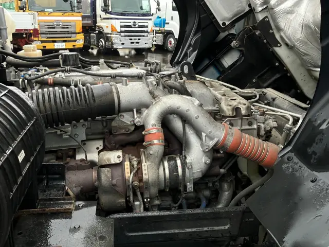 いすゞ ギガ 2PG-CYY77CY(6x4)の写真17