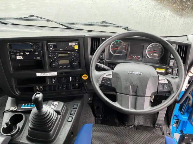 いすゞ ギガ 2PG-CYY77CY(6x4)の写真20