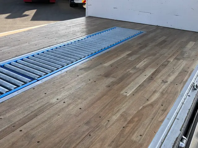 日野 プロフィア 2DG-FW1AHG(8x4)の写真11