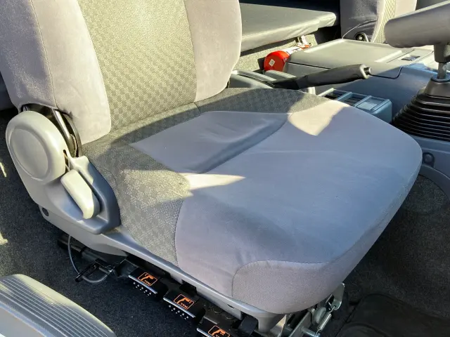 いすゞ フォワード 2RG-FRR90S2(2WD)の写真21