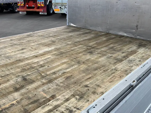 三菱 ファイター 2KG-FK62F(2WD)の写真11