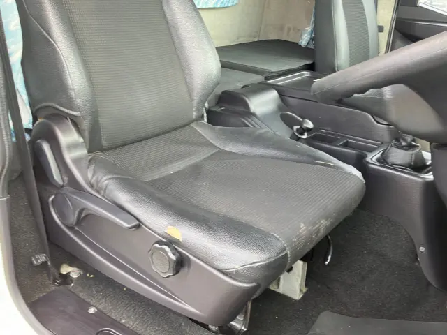 三菱 ファイター 2KG-FK62F(2WD)の写真18