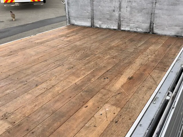 三菱 キャンター TPG-FEB90(2WD)の写真11