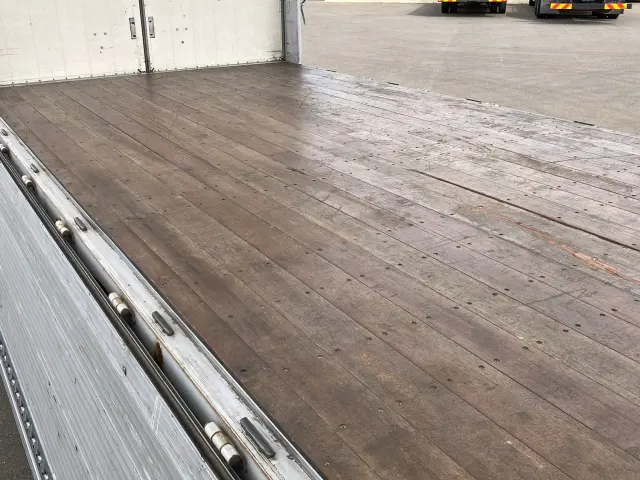 日野 プロフィア 2DG-FW1AHJ(8x4)の写真12