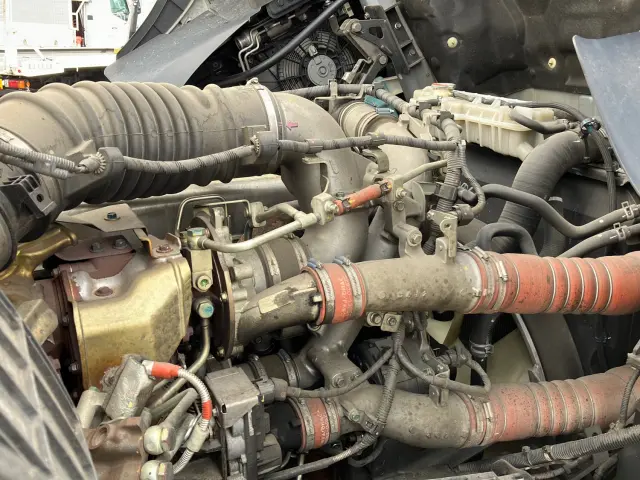 日野 プロフィア 2DG-FW1AHJ(8x4)の写真17