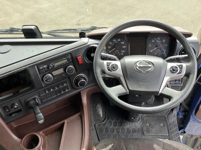 日野 プロフィア 2DG-FW1AHJ(8x4)の写真20