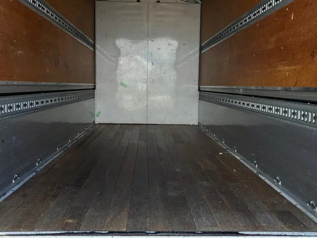 三菱 キャンター TPG-FEA50(2WD)の写真10
