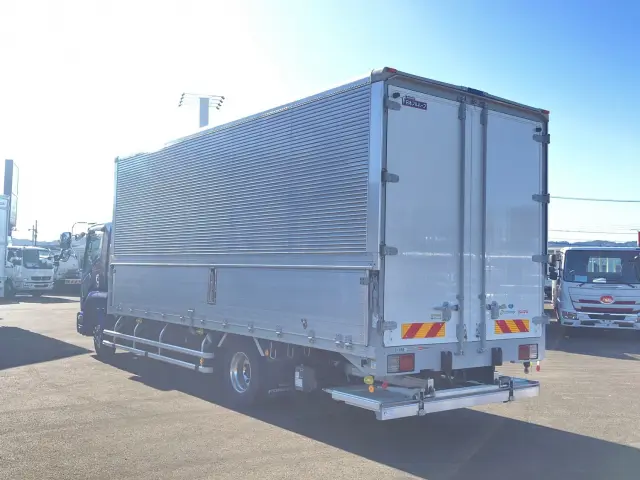 いすゞ フォワード 2RG-FRR90T2(2WD)の写真4
