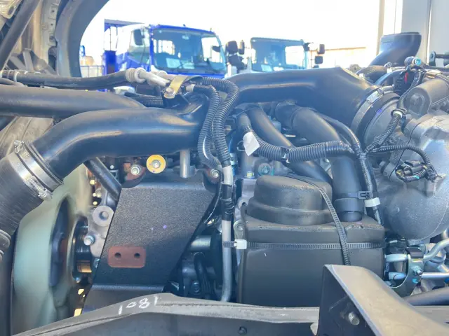 いすゞ フォワード 2RG-FRR90T2(2WD)の写真19