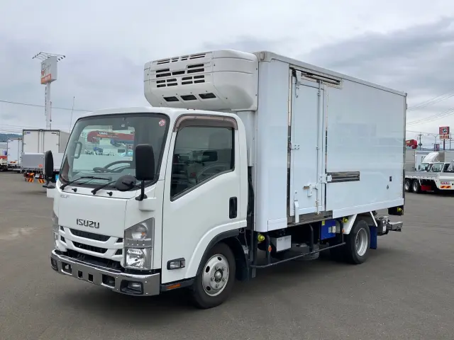 いすゞ エルフ TPG-NMR85AN(2WD)の写真1