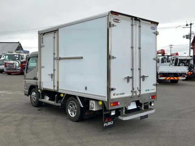 三菱 キャンター 2PG-FEAV0(2WD)の写真4