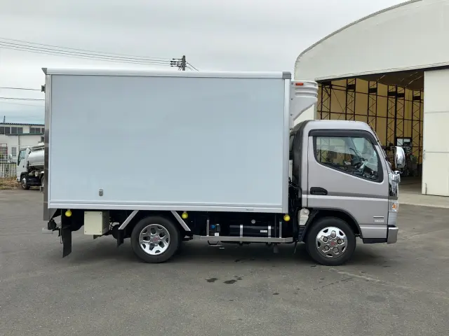 三菱 キャンター 2PG-FEAV0(2WD)の写真6