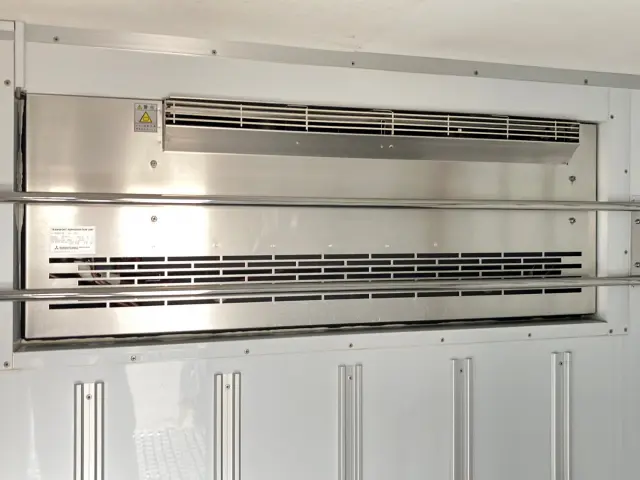 三菱 キャンター 2PG-FEAV0(2WD)の写真10