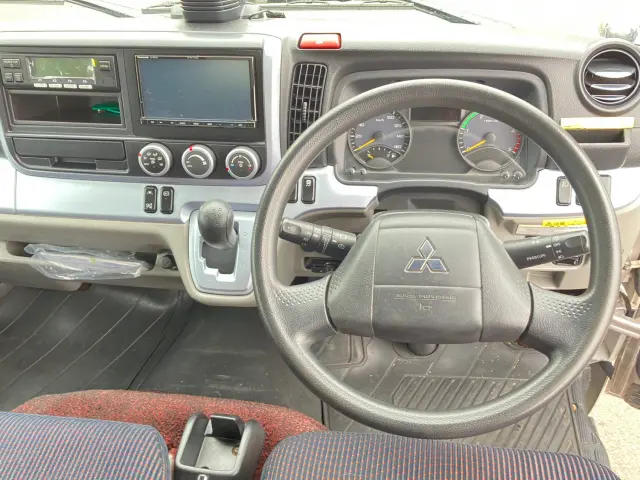 三菱 キャンター 2PG-FEAV0(2WD)の写真18